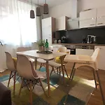 Am 24h Self-check-in, Free Parking, U-bahn 350m, Netflix Apartament
