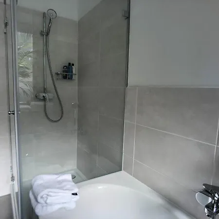 Am 24h Self-check-in, Free Parking, U-bahn 350m, Netflix Apartment *