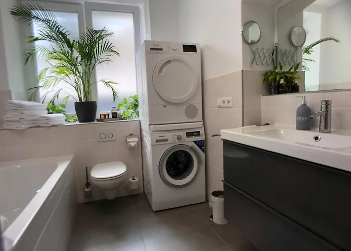 Am 24h Self-check-in, Free Parking, U-bahn 350m, Netflix Appartement *