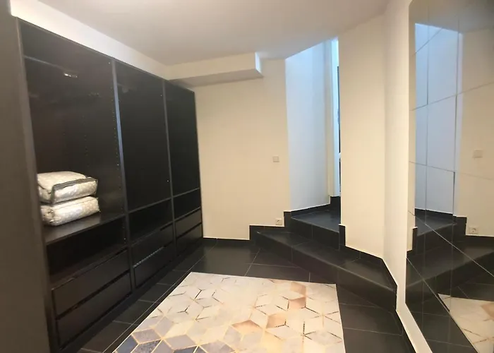 Am 24h Self-check-in, Free Parking, U-bahn 350m, Netflix Appartement *